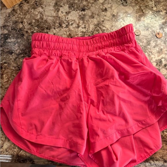Lululemon pink track that high rise short size 6 - Picture 1 of 2